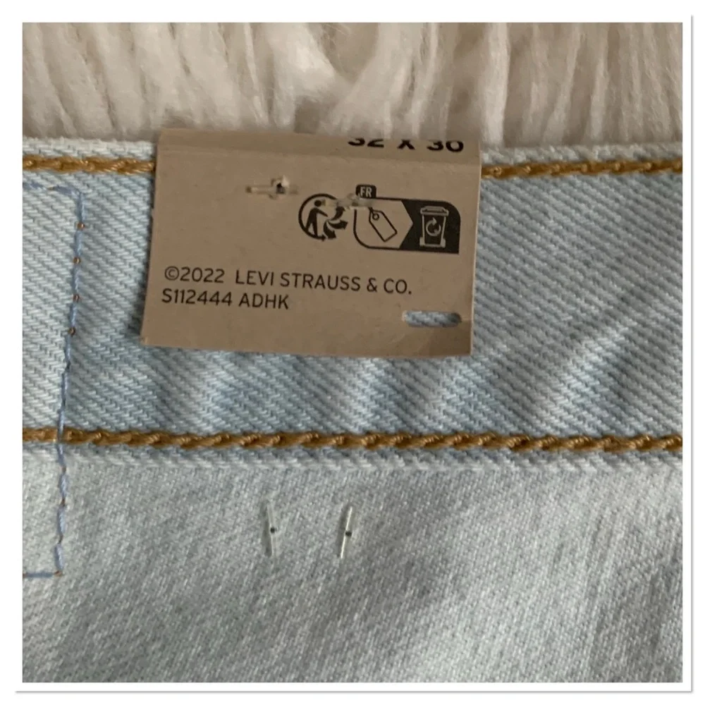 NWT Levi's 501 Light Wash Embroidered Jeans Blue Size 32 - Picture 13 of 15
